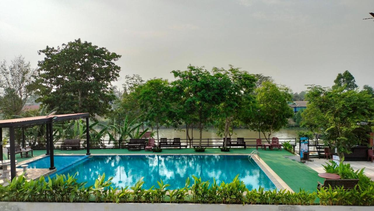 Toh Buk Seng Ayutthaya Hotel Bagian luar foto