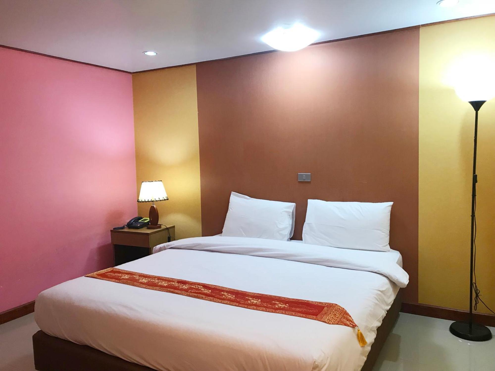 Toh Buk Seng Ayutthaya Hotel Bagian luar foto
