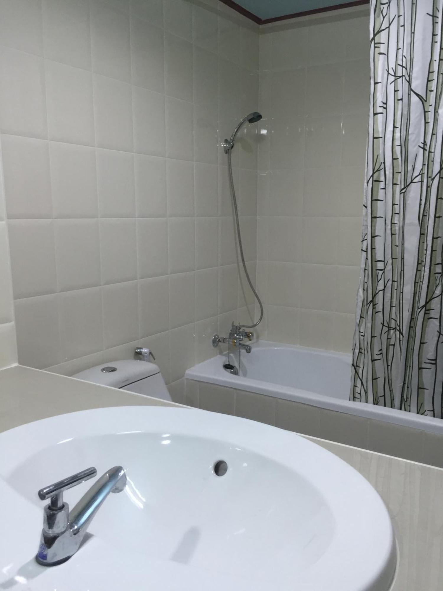 Toh Buk Seng Ayutthaya Hotel Bagian luar foto