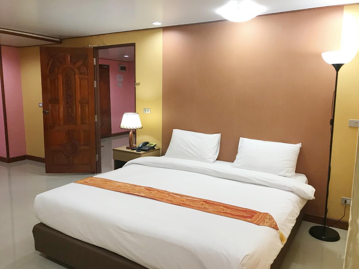 Toh Buk Seng Ayutthaya Hotel Bagian luar foto