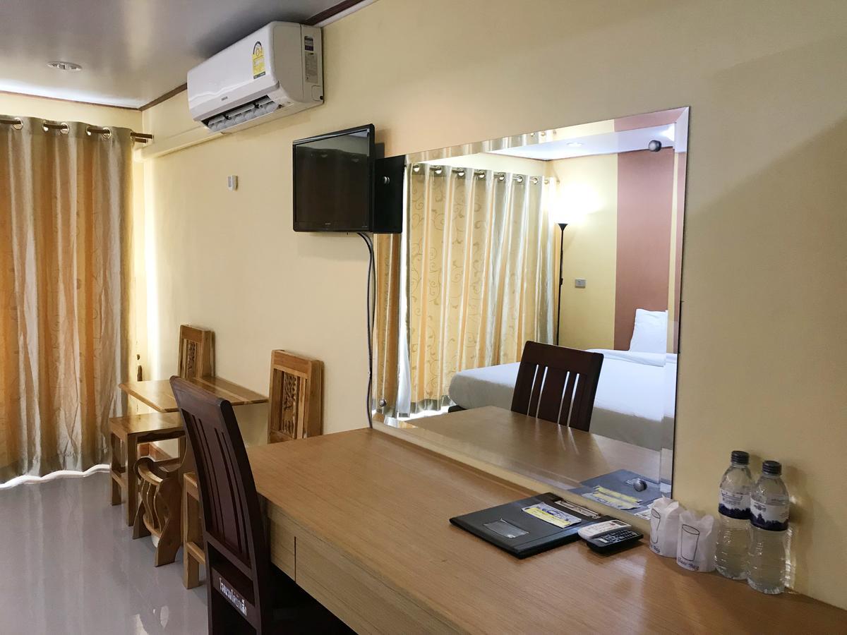 Toh Buk Seng Ayutthaya Hotel Bagian luar foto