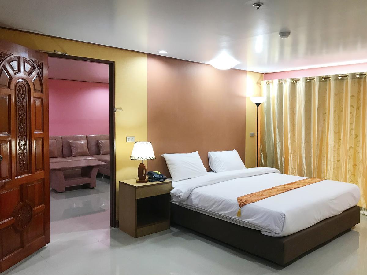 Toh Buk Seng Ayutthaya Hotel Bagian luar foto