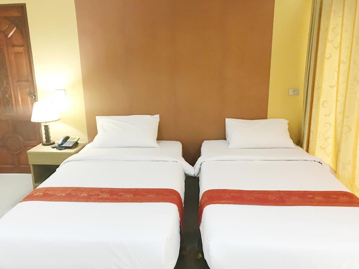 Toh Buk Seng Ayutthaya Hotel Bagian luar foto