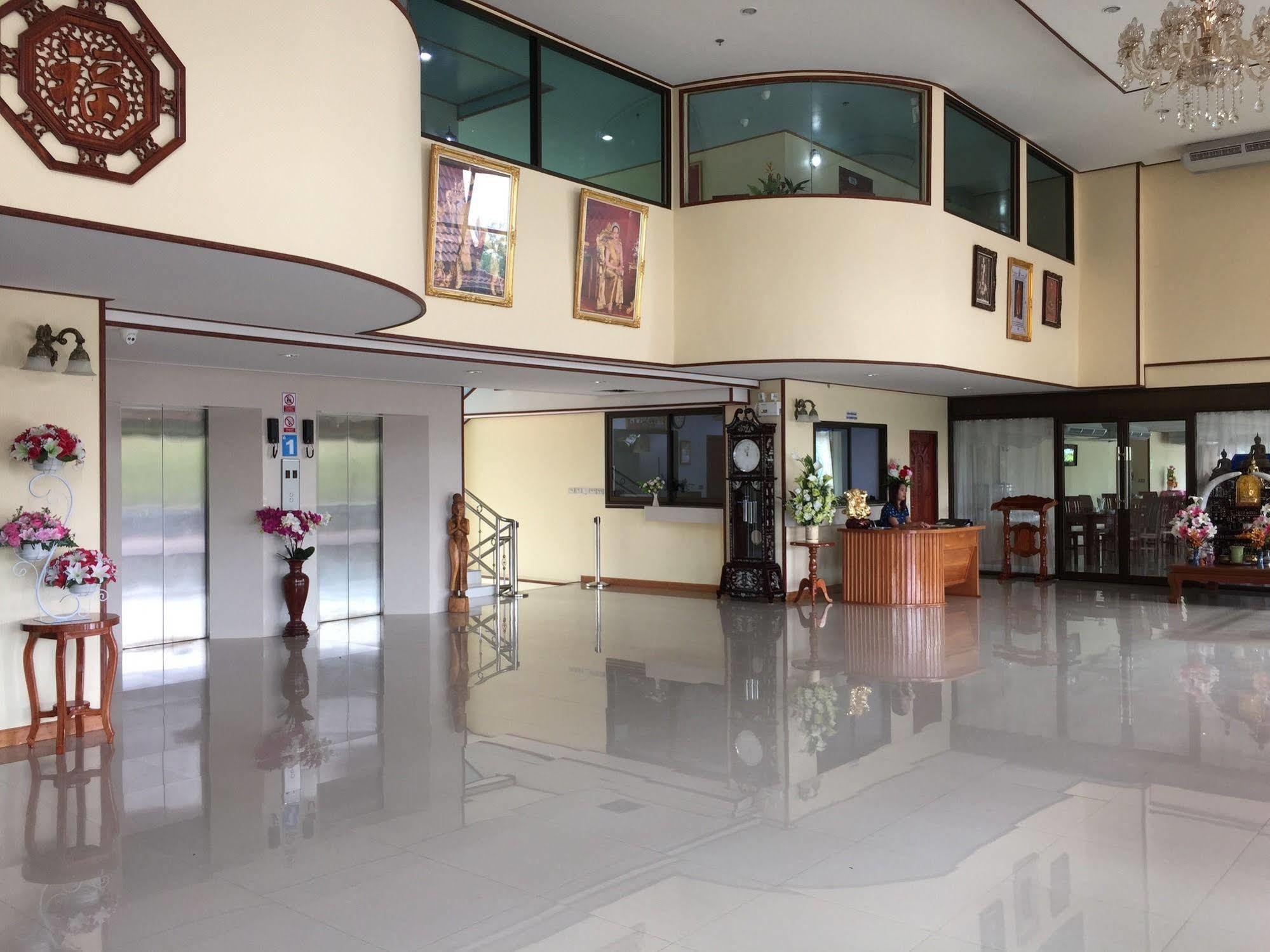 Toh Buk Seng Ayutthaya Hotel Bagian luar foto