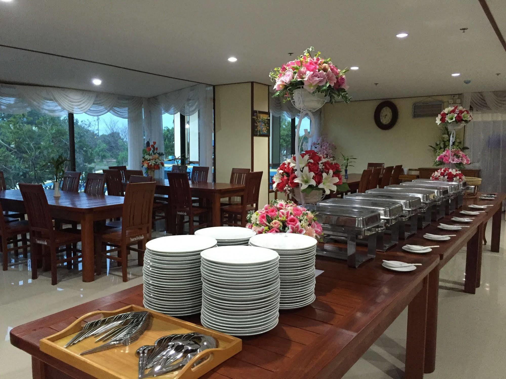 Toh Buk Seng Ayutthaya Hotel Bagian luar foto