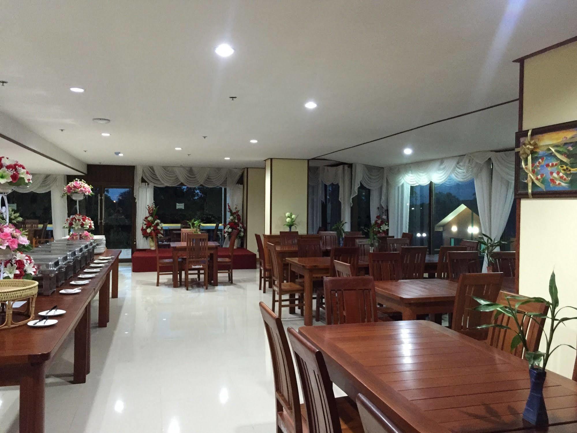 Toh Buk Seng Ayutthaya Hotel Bagian luar foto