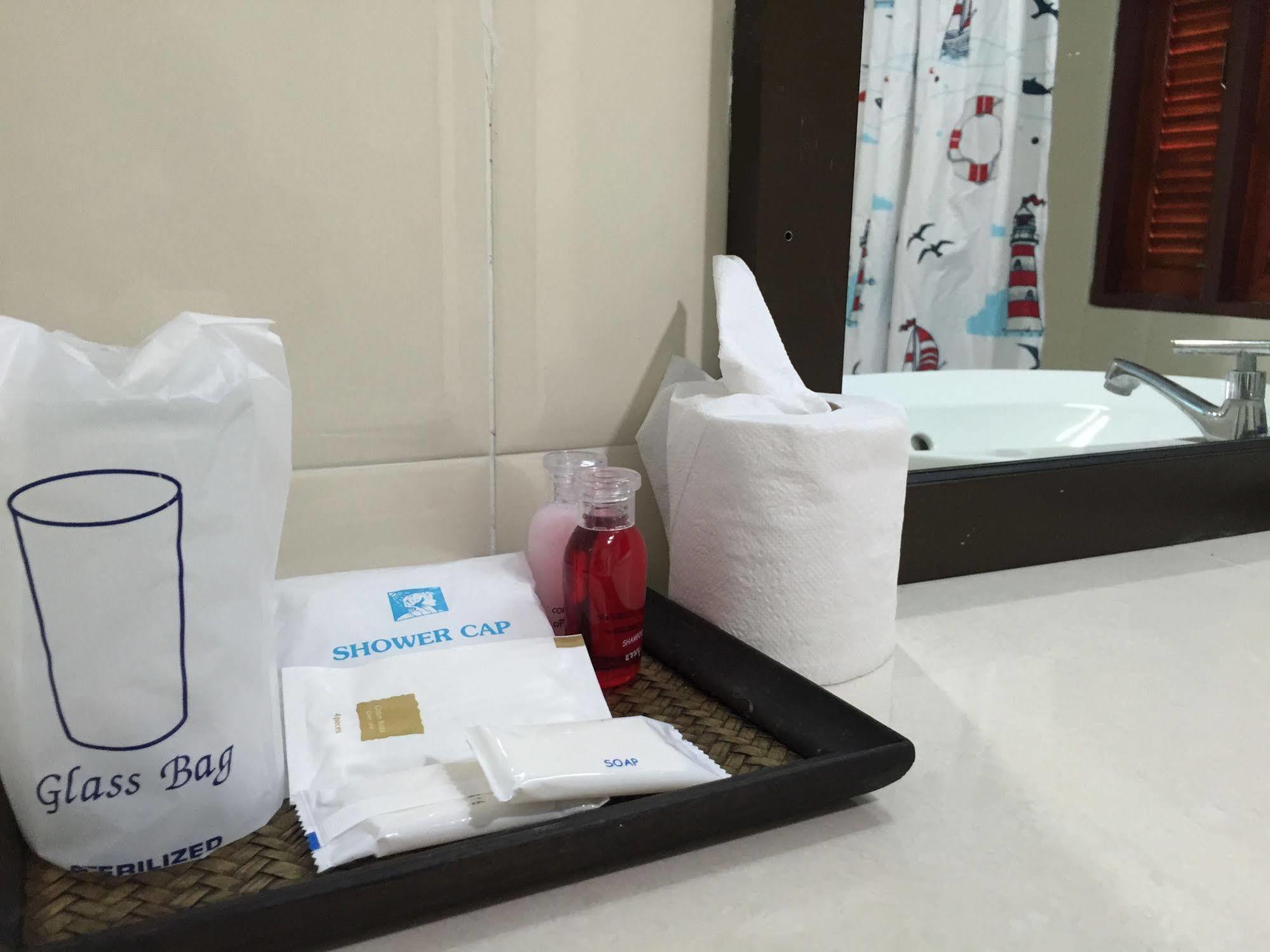 Toh Buk Seng Ayutthaya Hotel Bagian luar foto