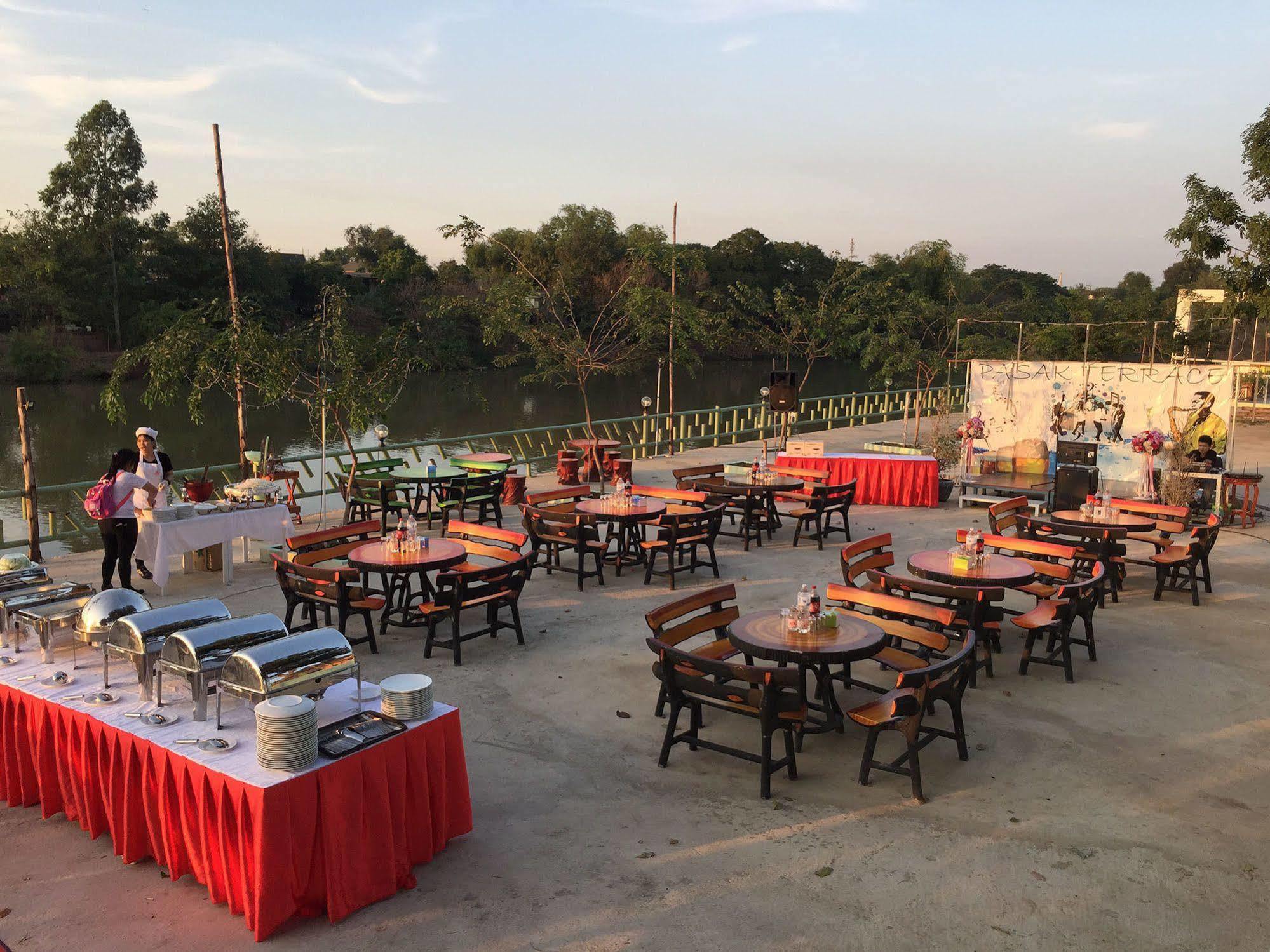 Toh Buk Seng Ayutthaya Hotel Bagian luar foto