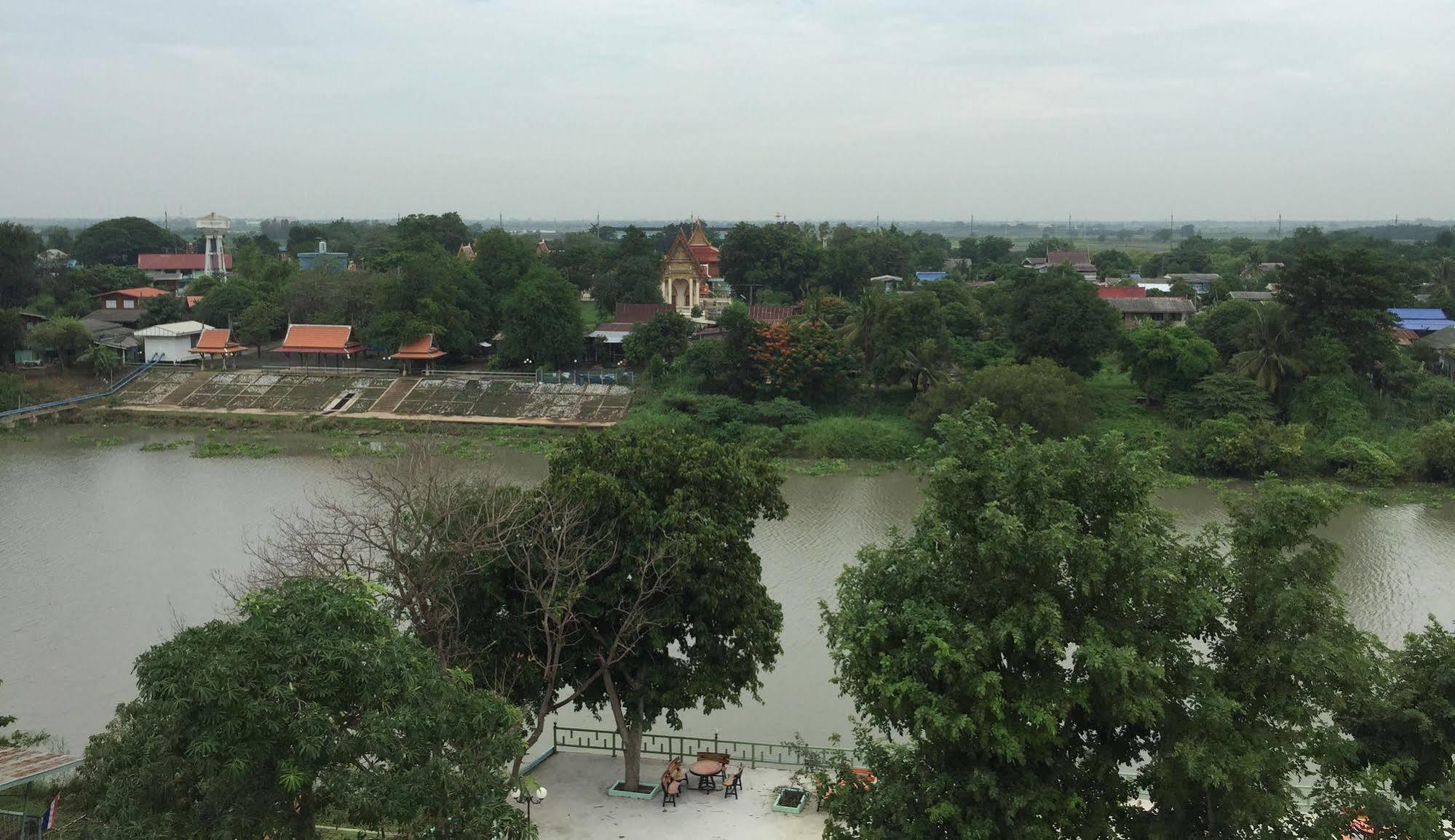 Toh Buk Seng Ayutthaya Hotel Bagian luar foto